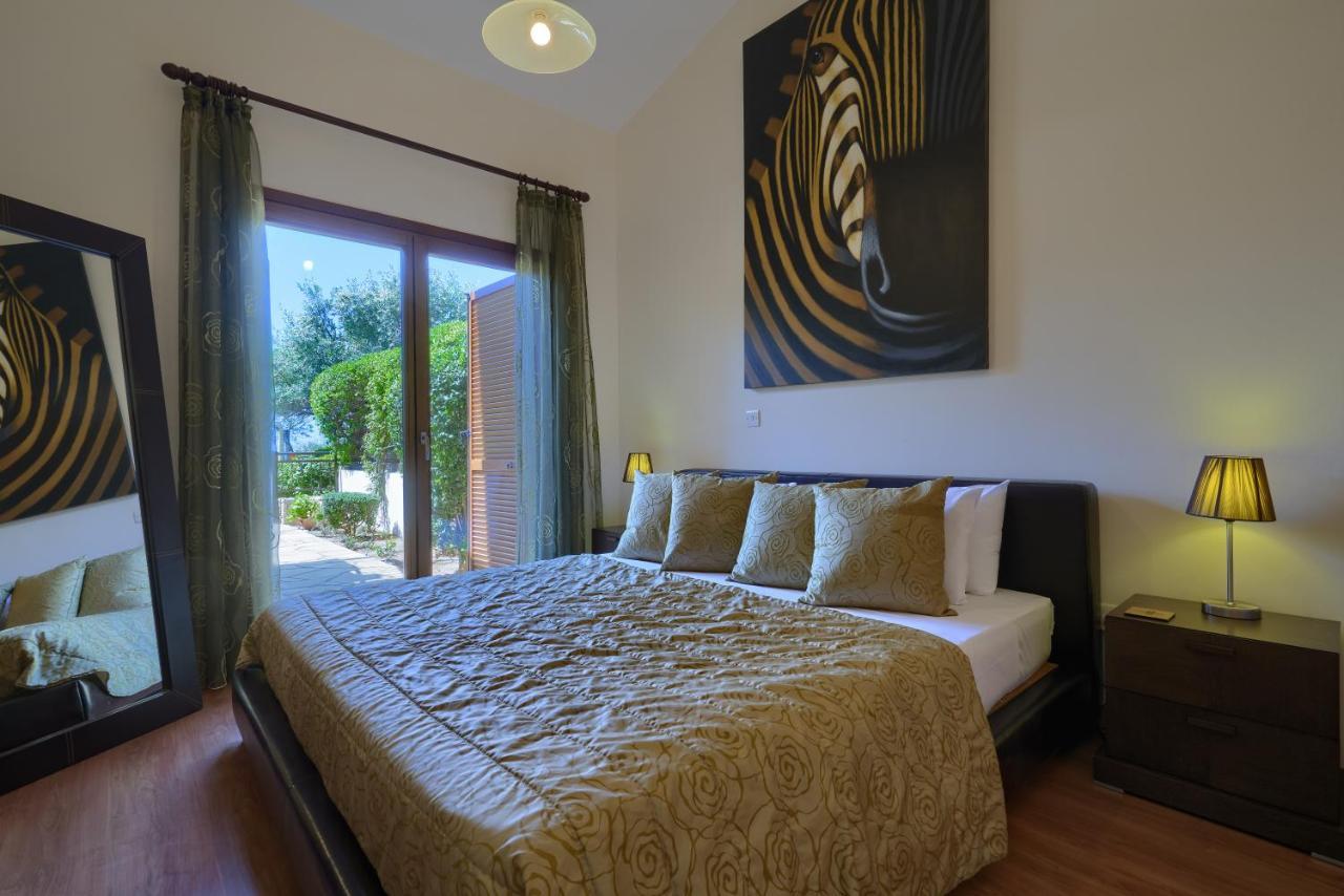 Villa 3 Bedroom Villa Madelini With Private Pool, Aphrodite Hills Resort Kouklia